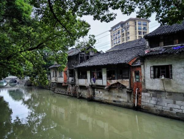 电脑死机后可以打开一次，等到欢迎使用的时候就又死机了